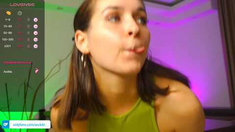 l1ttle_kiki @ myfreecams on 20231118