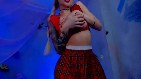 licklizz @ myfreecams on 20231118