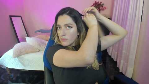 petuchel @ myfreecams on 20231118