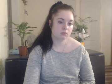 rihannared113 @ myfreecams on 20231118