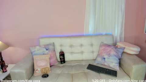 tiny_cora @ myfreecams on 20231118