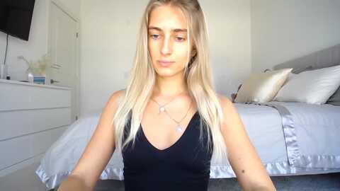 vodka_queen @ myfreecams on 20231118