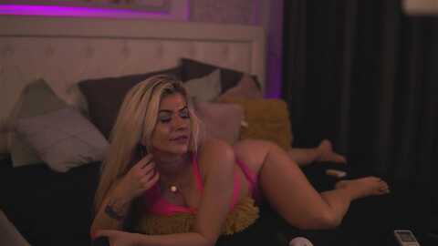 adelynchase @ myfreecams on 20231119