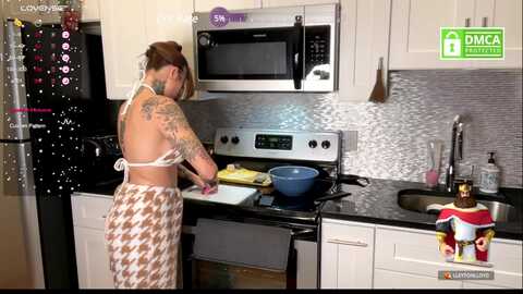 aishanebulski @ myfreecams on 20231119