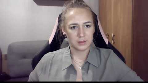 catrinlips @ myfreecams on 20231119