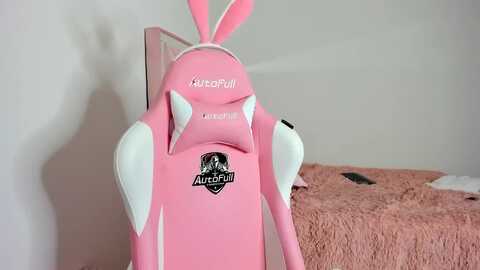 cherrycute666 @ myfreecams on 20231119