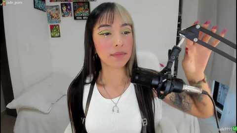 jade7777 @ myfreecams on 20231119