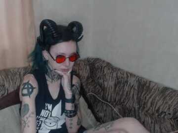 kliomoon @ myfreecams on 20231119
