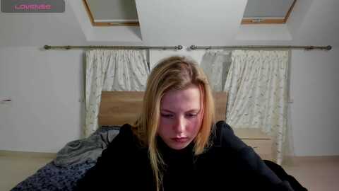 lillydepp @ myfreecams on 20231119