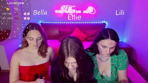 magicceyesss @ myfreecams on 20231119