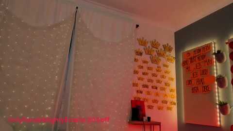 mightyemelia @ myfreecams on 20231119