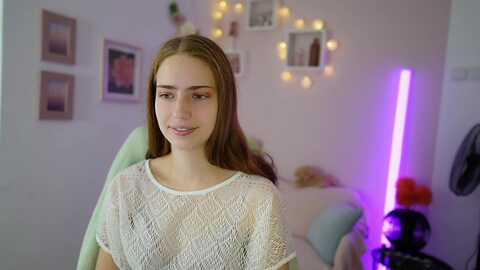 naomi_woods18 @ myfreecams on 20231119