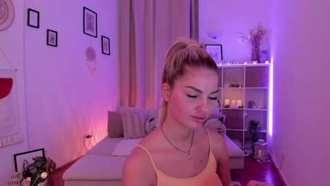 niablondie @ myfreecams on 20231119