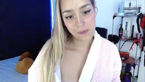 queen_hannah @ myfreecams on 20231119