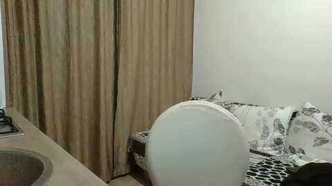 rose_rosse @ myfreecams on 20231119