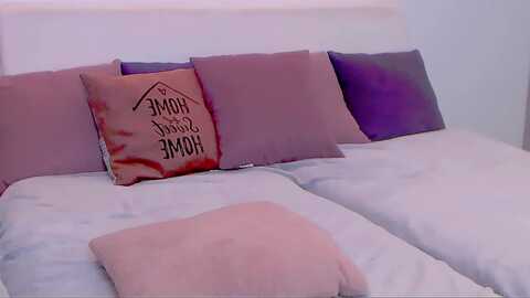 selenalo @ myfreecams on 20231119