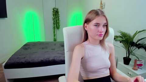 summerdiana @ myfreecams on 20231119