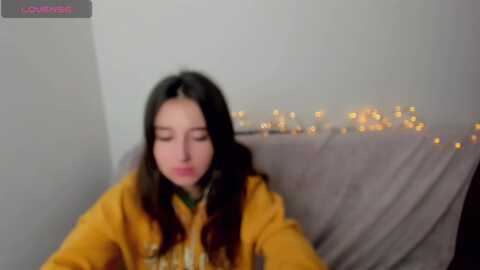 kirasupreme @ myfreecams on 20231120
