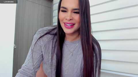 miss_falak @ myfreecams on 20231120