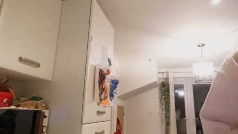 miss_reinat @ myfreecams on 20231120