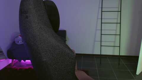 roomtoavoid @ myfreecams on 20231120
