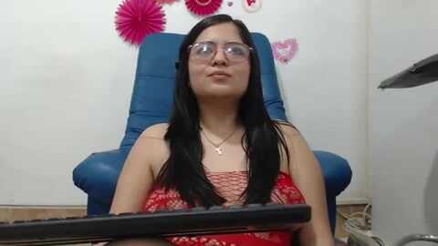 violeta_97 @ myfreecams on 20231120