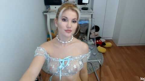 autumnjewel @ myfreecams on 20231121