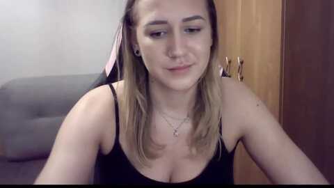 catrinlips @ myfreecams on 20231121