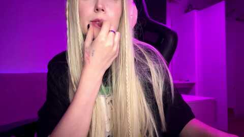 crybabykys @ myfreecams on 20231121