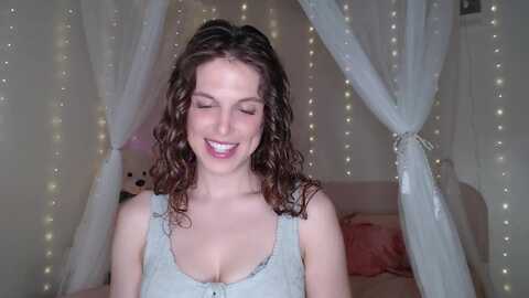 emilysworld @ myfreecams on 20231121