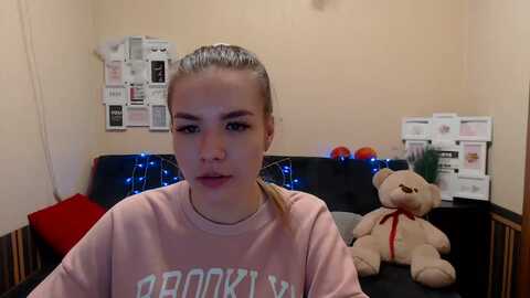 honey_mfc @ myfreecams on 20231121