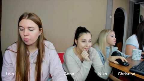 iflowersgirl @ myfreecams on 20231121