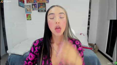 jade7777 @ myfreecams on 20231121
