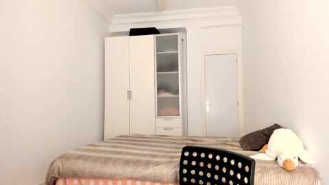 mayakisa @ myfreecams on 20231121