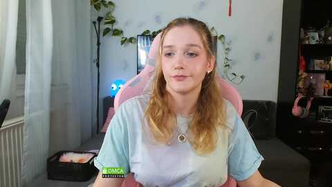 monicmoon18 @ myfreecams on 20231121