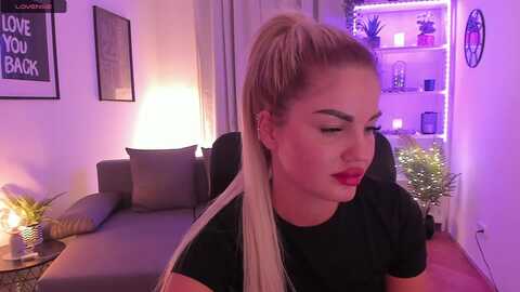 niablondie @ myfreecams on 20231121