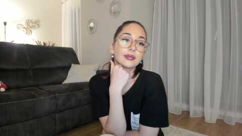 whoisabella @ myfreecams on 20231121