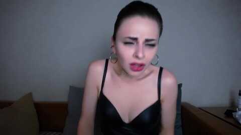 anasloves @ myfreecams on 20231122
