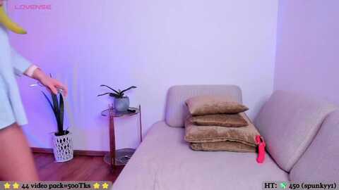 fire_ice_emma @ myfreecams on 20231122