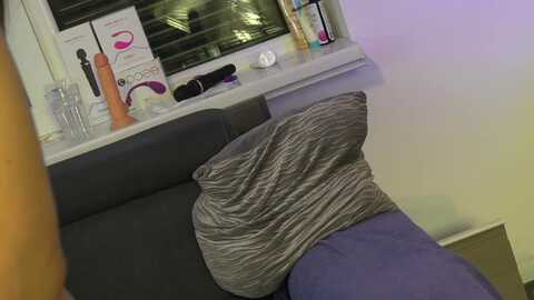 lexireed @ myfreecams on 20231122