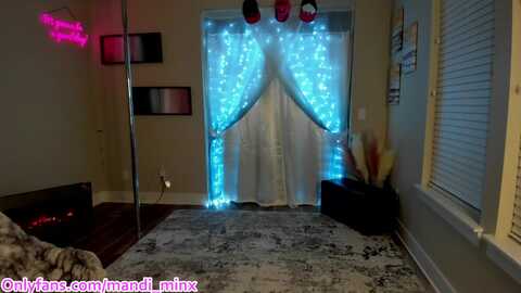 mandi_minx @ myfreecams on 20231122