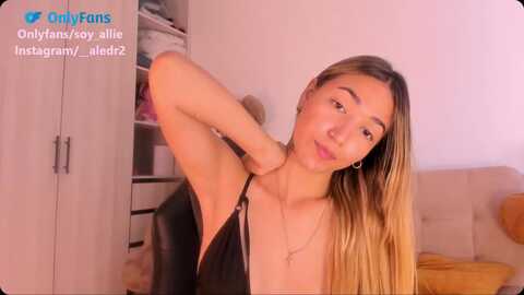 missbaby8 @ myfreecams on 20231122