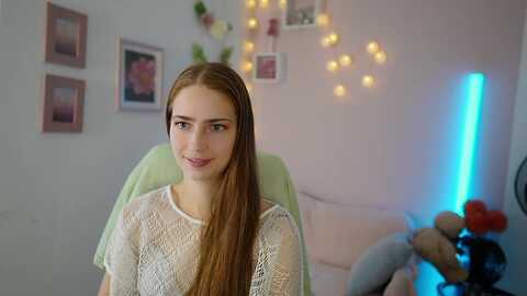 naomi_woods18 @ myfreecams on 20231122
