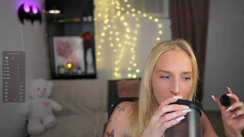 nicoletteshea @ myfreecams on 20231122