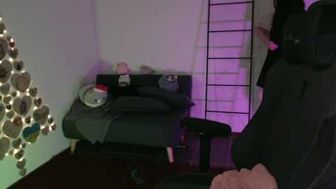 roomtoavoid @ myfreecams on 20231122