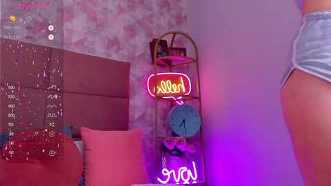 virginvi @ myfreecams on 20231122