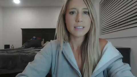 blondmilf92 @ myfreecams on 20231123