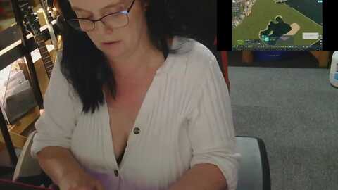 harriett55 @ myfreecams on 20231123
