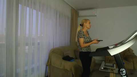 hrystina_ @ myfreecams on 20231123