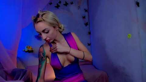 licklizz @ myfreecams on 20231123